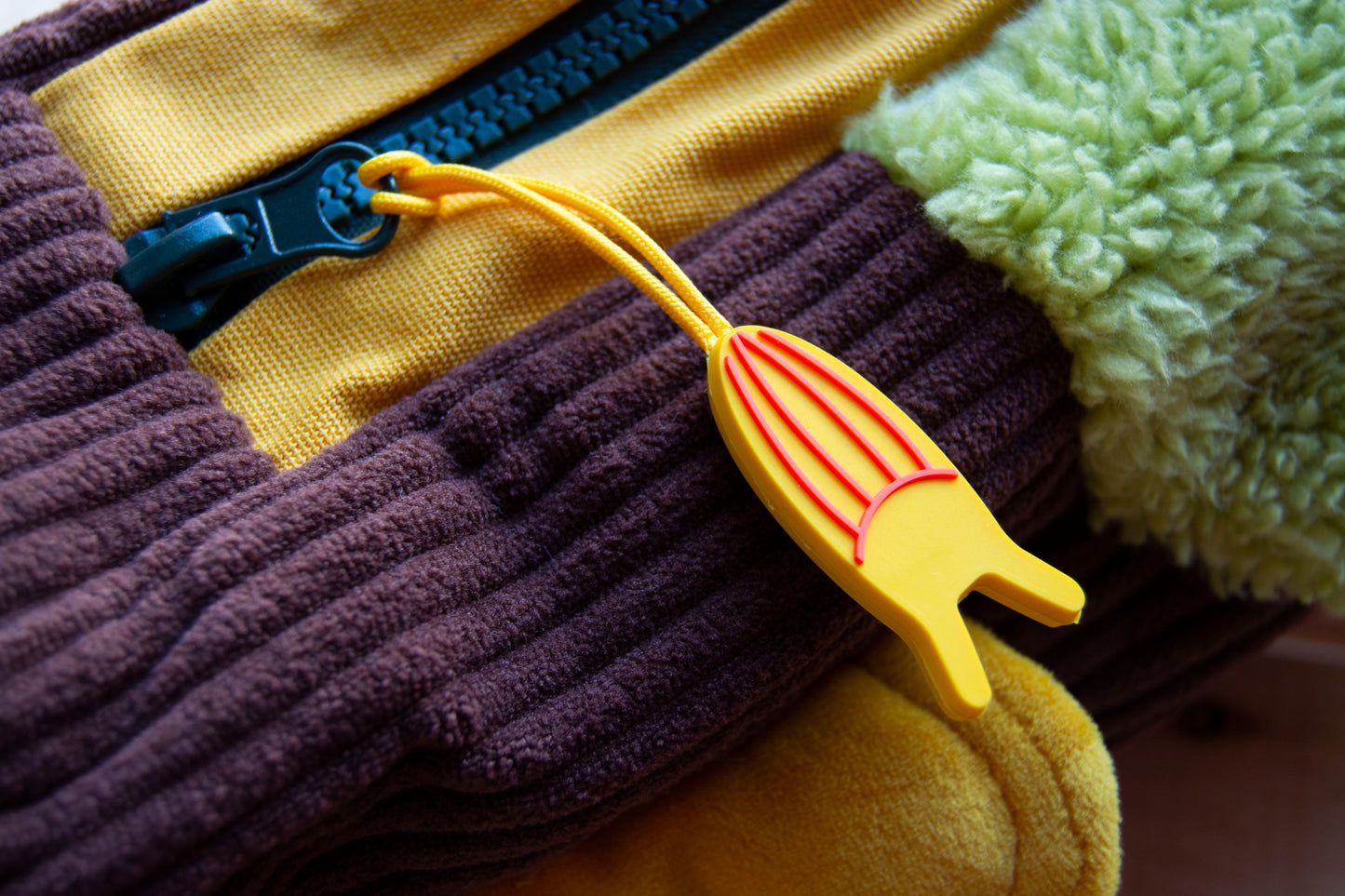 Banana Slug Zipper Pull