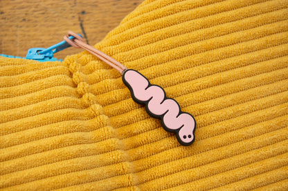 Worm Zipper Pull