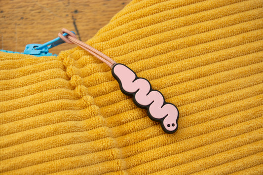 Worm Zipper Pull