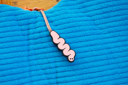 Worm Zipper Pull