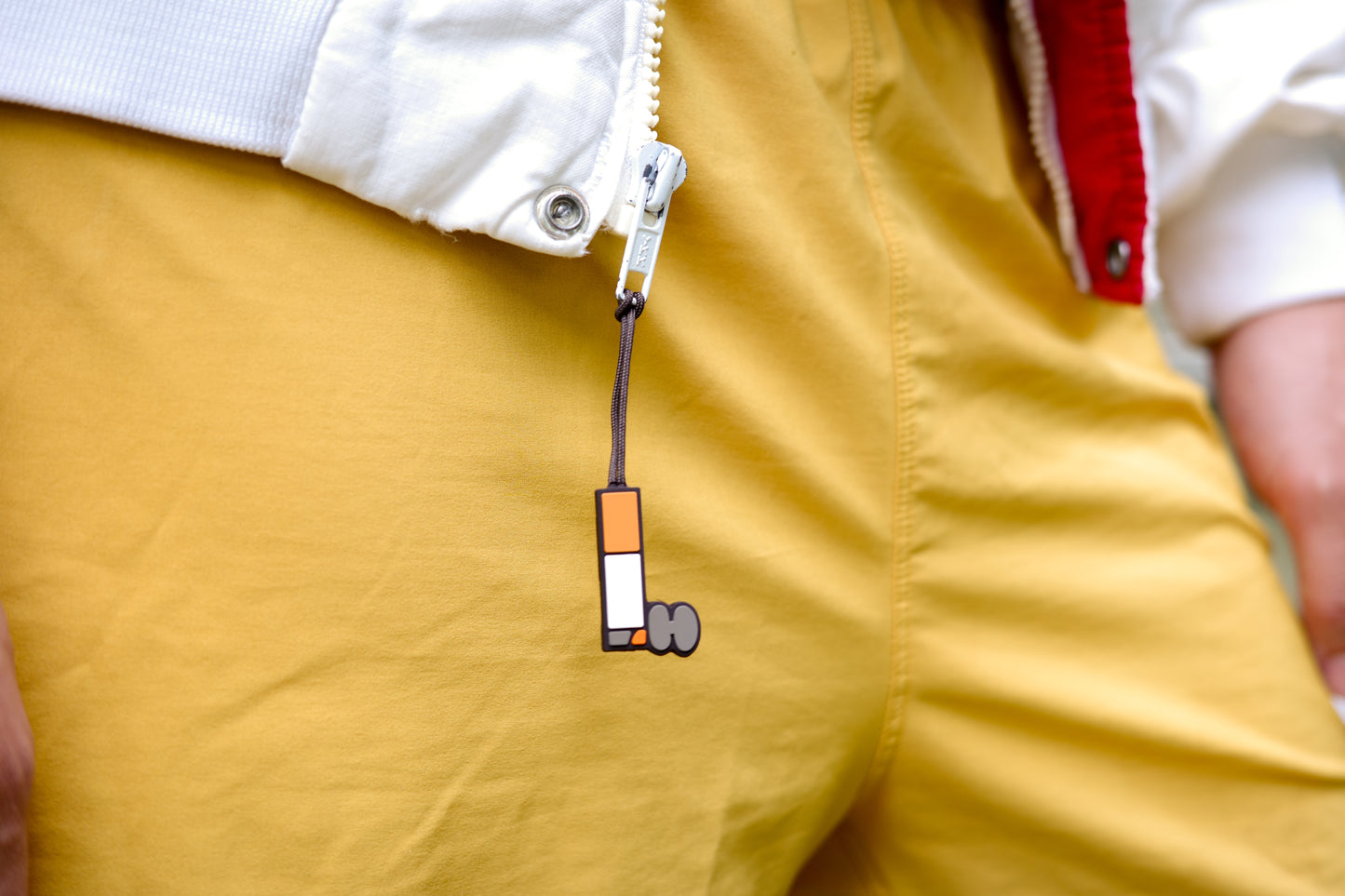 Cigarette Zipper Pull