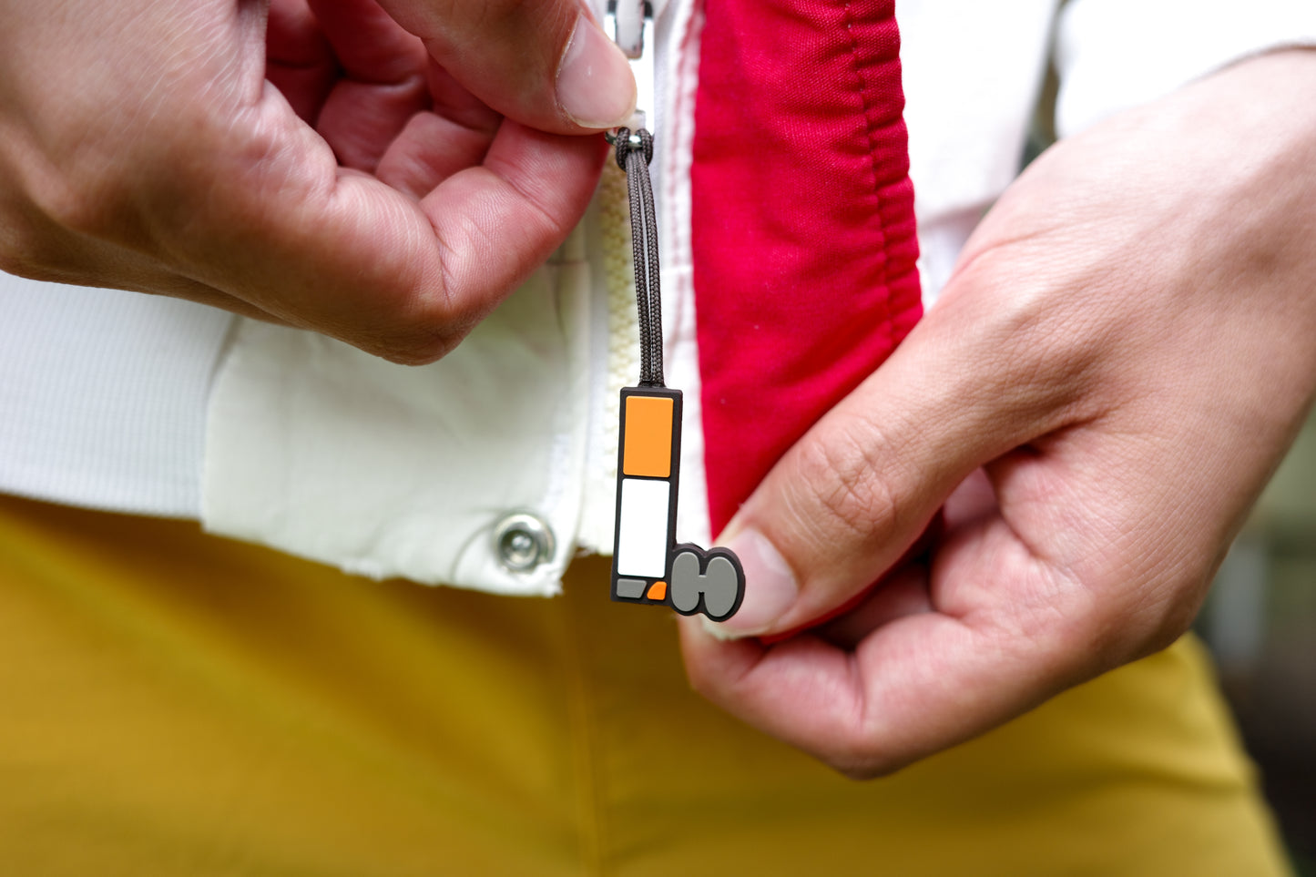 Cigarette Zipper Pull